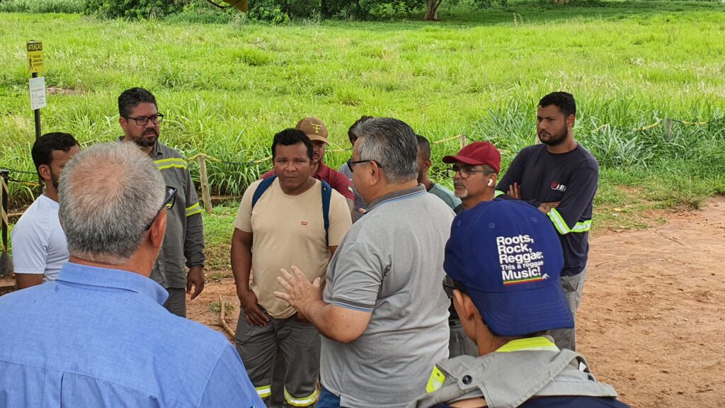 Sem negociação, trabalhadores da IBL entram para o terceiro dia de braços cruzados em frente da Usina CTG