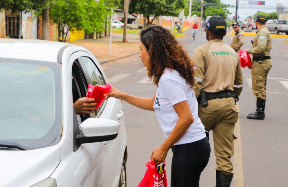 “Acidentes não tiram férias” – Campanha educa pedestres, ciclistas e condutores em Três Lagoas