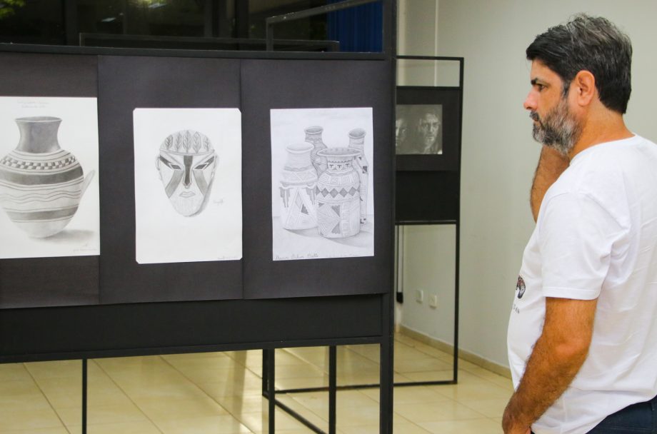 Biblioteca Municipal recebeu exposição de arte local “Evolução, um Olhar na Arte”