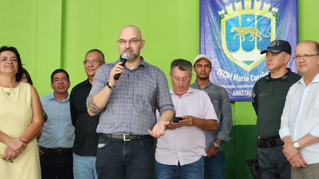 Com obras em escolas e equipamentos, Anastácio recebe R$ 25 milhões em investimentos na educação