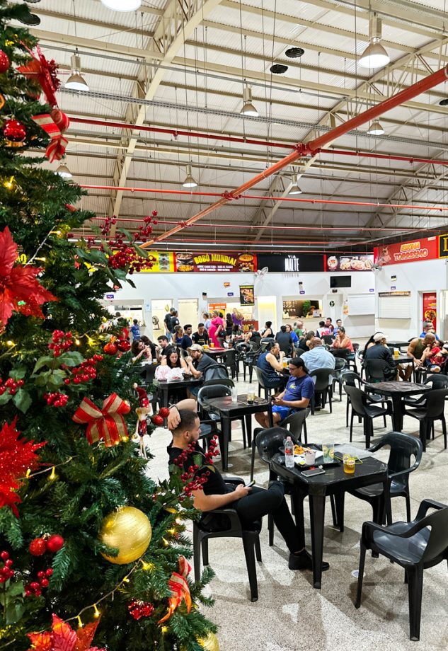 “Podemos experimentar vários pratos por um preço justo”, comentam amigas em 1º dia do Festival de Comida de Feira