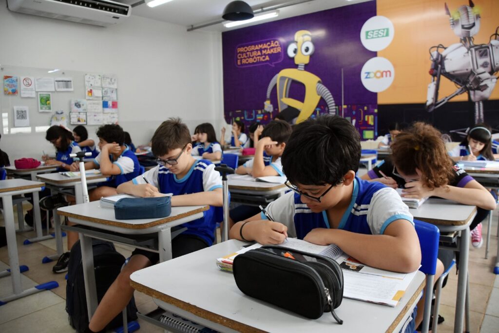 INFORME TRÊS LAGOAS:Escola Sesi Três Lagoas prepara para o futuro com aulas de robótica, inglês estendido e liderança empreendedora