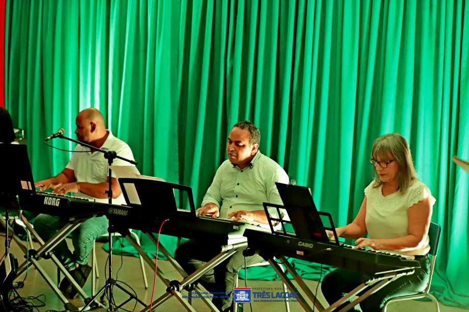 Recital “Um Clima de Sonhos” reuniu talentos de teclado e acordeão