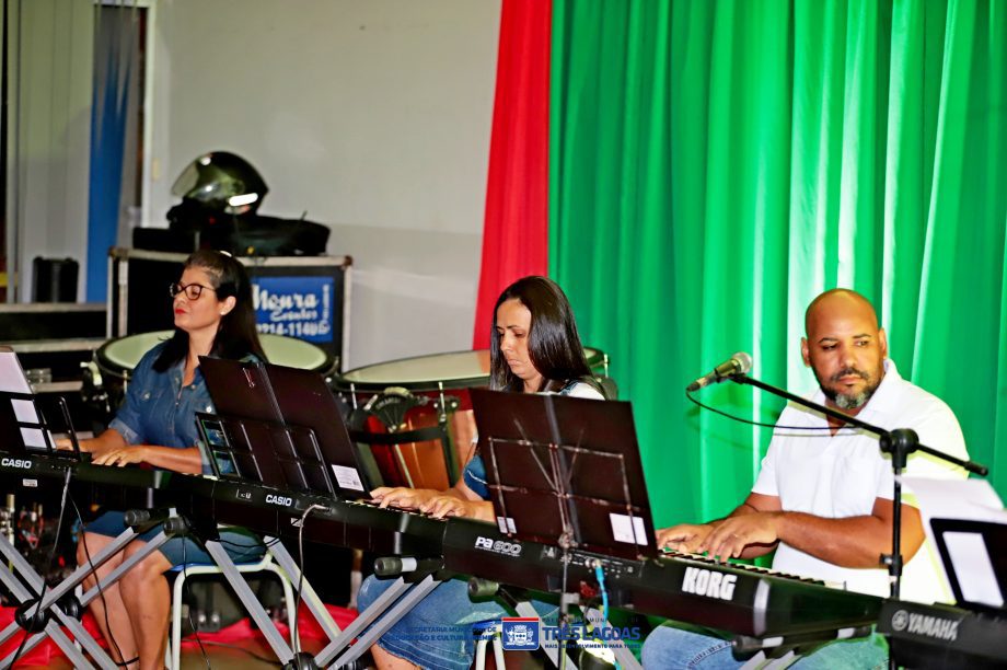 Recital “Um Clima de Sonhos” reuniu talentos de teclado e acordeão