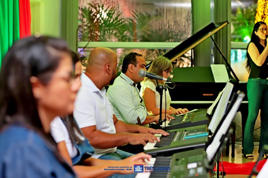 Recital “Um Clima de Sonhos” reuniu talentos de teclado e acordeão