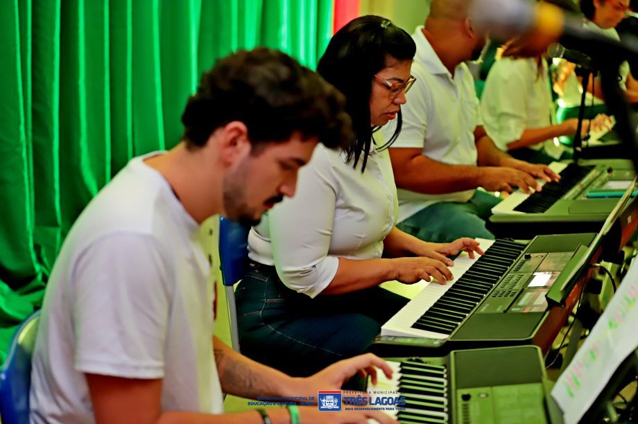 Recital “Um Clima de Sonhos” reuniu talentos de teclado e acordeão