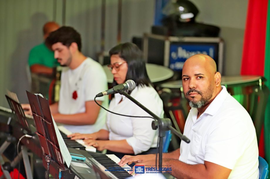 Recital “Um Clima de Sonhos” reuniu talentos de teclado e acordeão