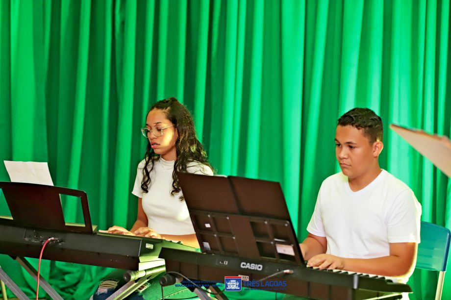 Recital “Um Clima de Sonhos” reuniu talentos de teclado e acordeão