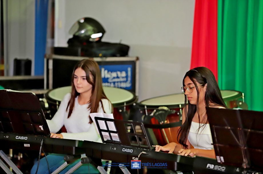 Recital “Um Clima de Sonhos” reuniu talentos de teclado e acordeão