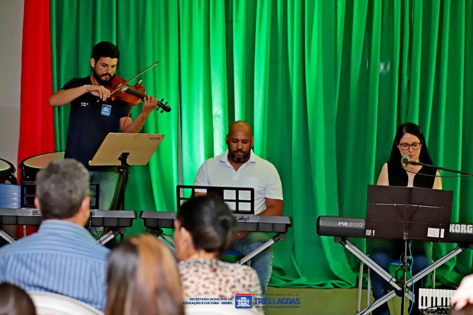 Recital “Um Clima de Sonhos” reuniu talentos de teclado e acordeão