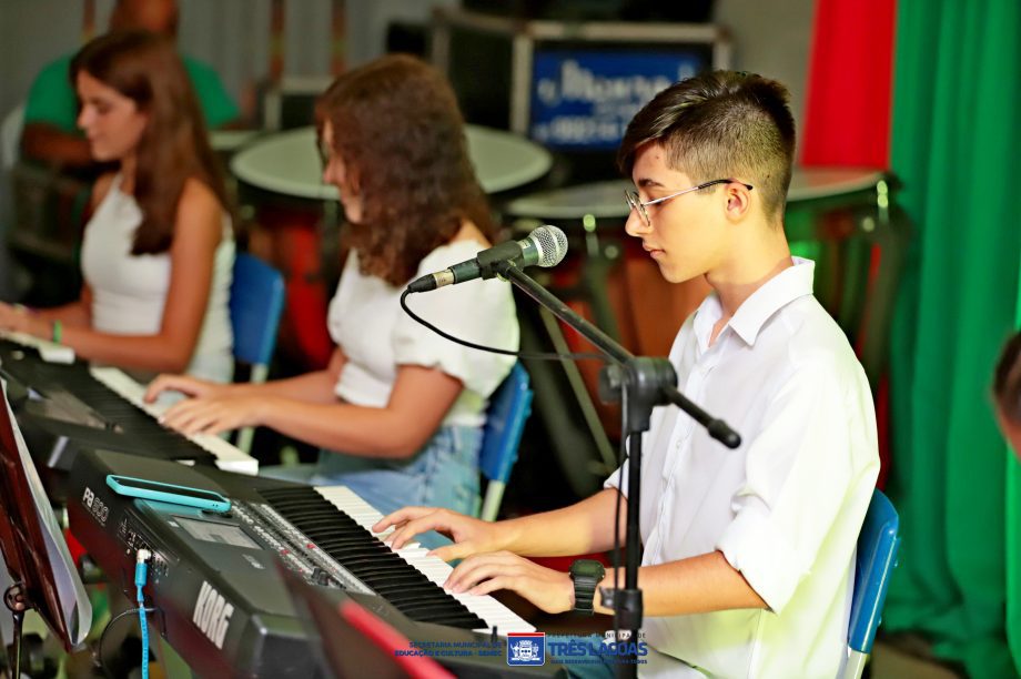 Recital “Um Clima de Sonhos” reuniu talentos de teclado e acordeão