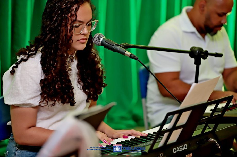 Recital “Um Clima de Sonhos” reuniu talentos de teclado e acordeão