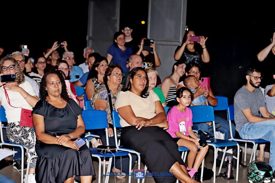 Música e cinema encantam Três Lagoas na Apresentação “Luz, Câmera e Música”