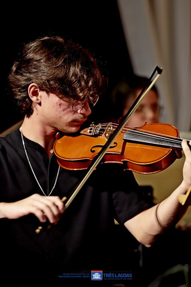 Música e cinema encantam Três Lagoas na Apresentação “Luz, Câmera e Música”