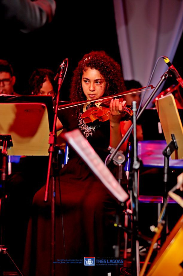 Música e cinema encantam Três Lagoas na Apresentação “Luz, Câmera e Música”