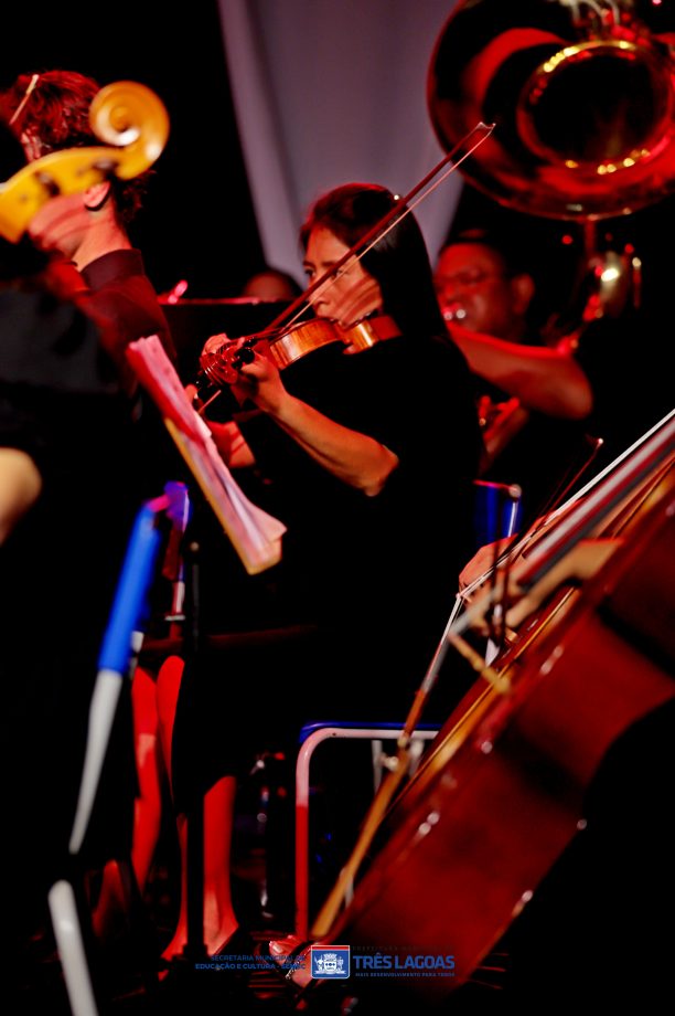 Música e cinema encantam Três Lagoas na Apresentação “Luz, Câmera e Música”