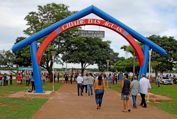 Guerreiro entrega Deck da Lagoa Maior, dois CRAS e anuncia mais 13 obras para Três Lagoas