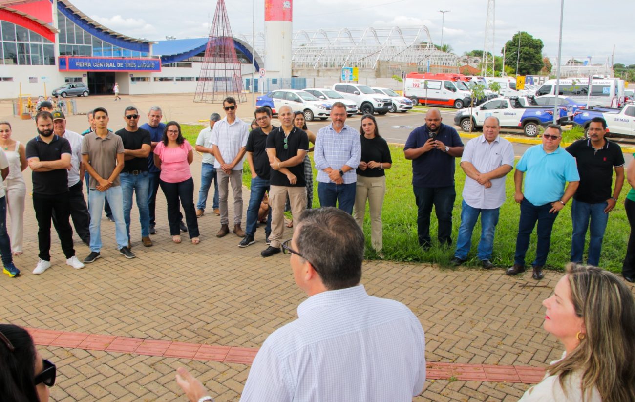 Guerreiro e Cassiano reúnem secretários e diretores para prestar contas da frota de veículos e transição de governo