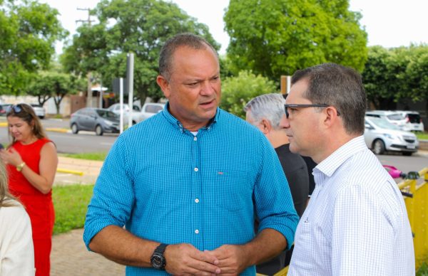 Guerreiro e Cassiano reúnem secretários e diretores para prestar contas da frota de veículos e transição de governo