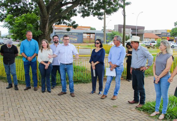 Guerreiro e Cassiano reúnem secretários e diretores para prestar contas da frota de veículos e transição de governo