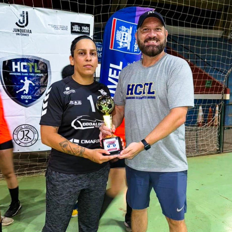 Jogo Beneficente de handebol feminino arrecada brinquedos para o Natal em Três Lagoas