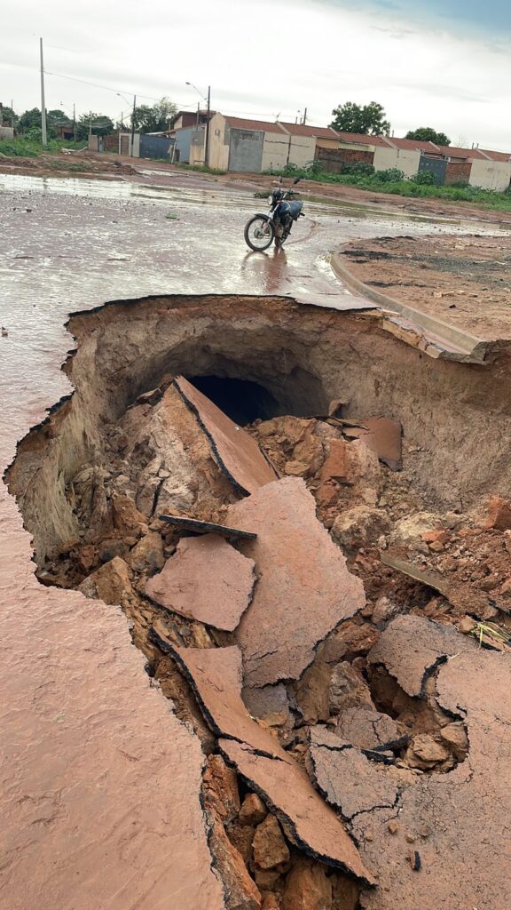 Prefeitura de Três Lagoas alerta sobre alagamentos causados por forte chuva e destaca obras de drenagem em andamento