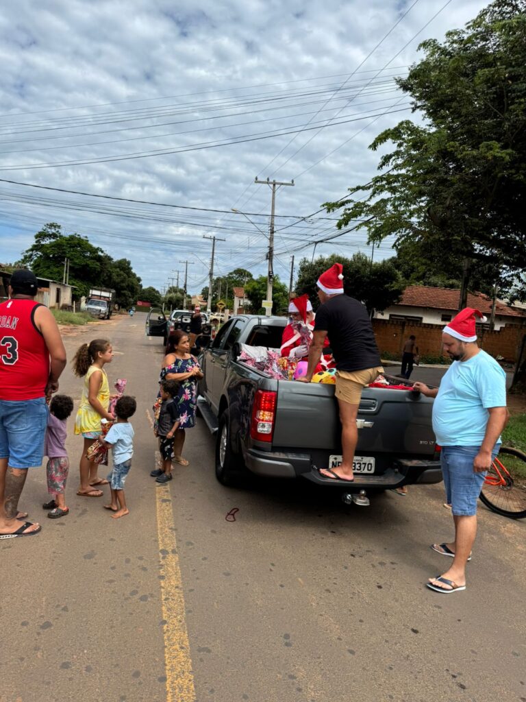 Grupo de amigos distribui mais de 2.500 brinquedos às crianças carentes de Três Lagoas