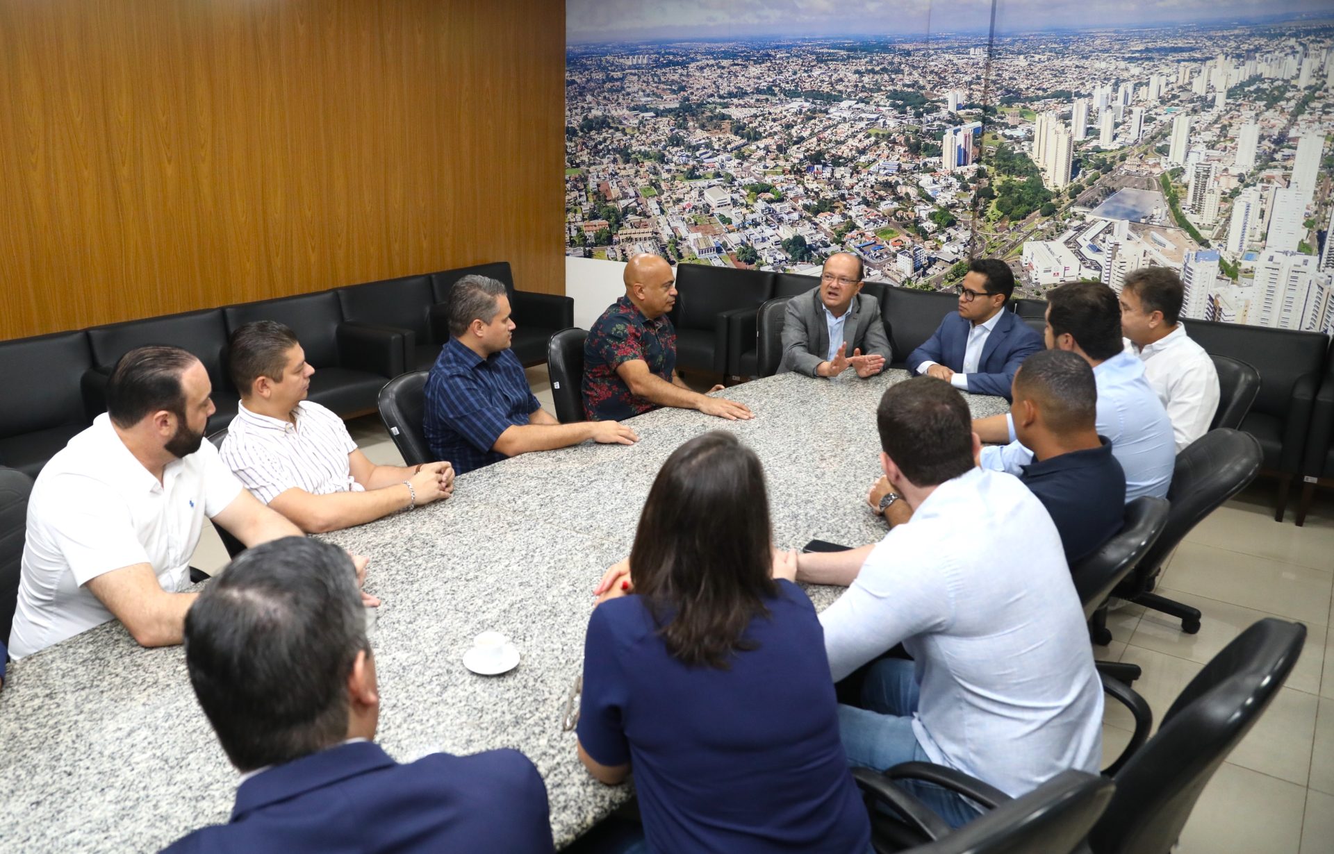 Governador em exercício reforça parcerias em agenda municipalista e harmonia entre poderes