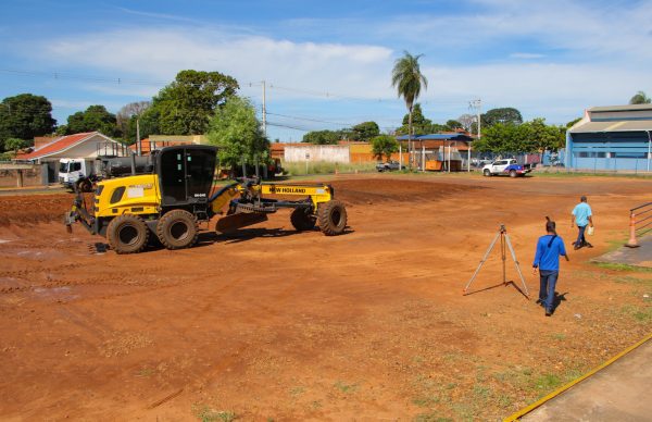 MELHORIAS – Doca de carga e descarga da Feira Central recebe pavimentação