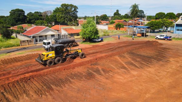 MELHORIAS – Doca de carga e descarga da Feira Central recebe pavimentação