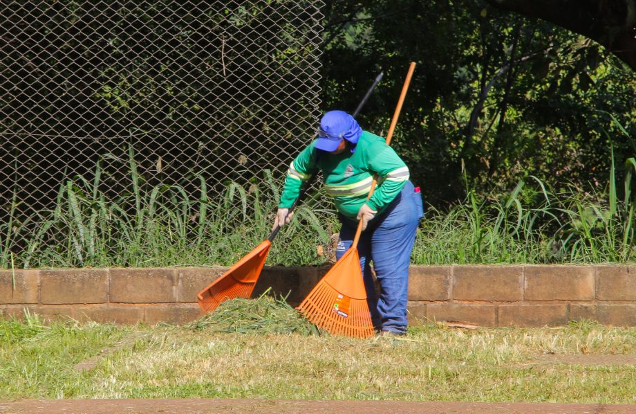 SEJUVEL realiza melhorias na quadra poliesportiva do Bairro Jupiá