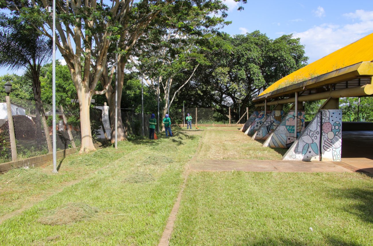 SEJUVEL realiza melhorias na quadra poliesportiva do Bairro Jupiá