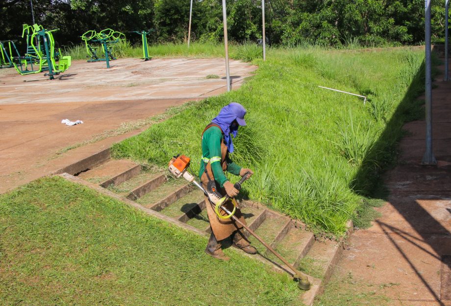 SEJUVEL realiza melhorias na quadra poliesportiva do Bairro Jupiá