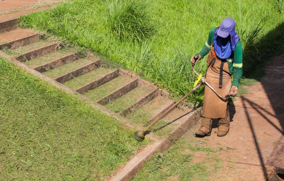 SEJUVEL realiza melhorias na quadra poliesportiva do Bairro Jupiá