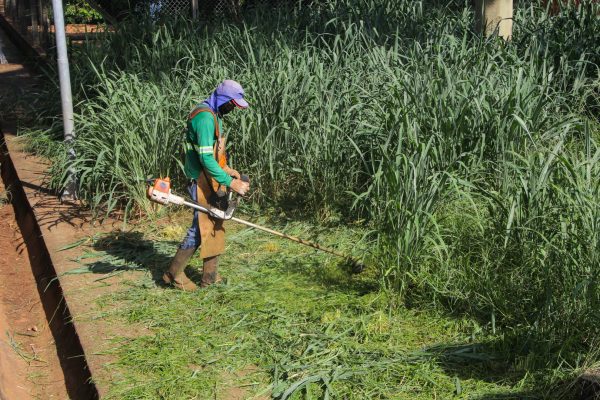 SEJUVEL realiza melhorias na quadra poliesportiva do Bairro Jupiá