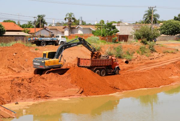 Prefeito Cassiano Maia realiza visita a obras em andamento em Três Lagoas