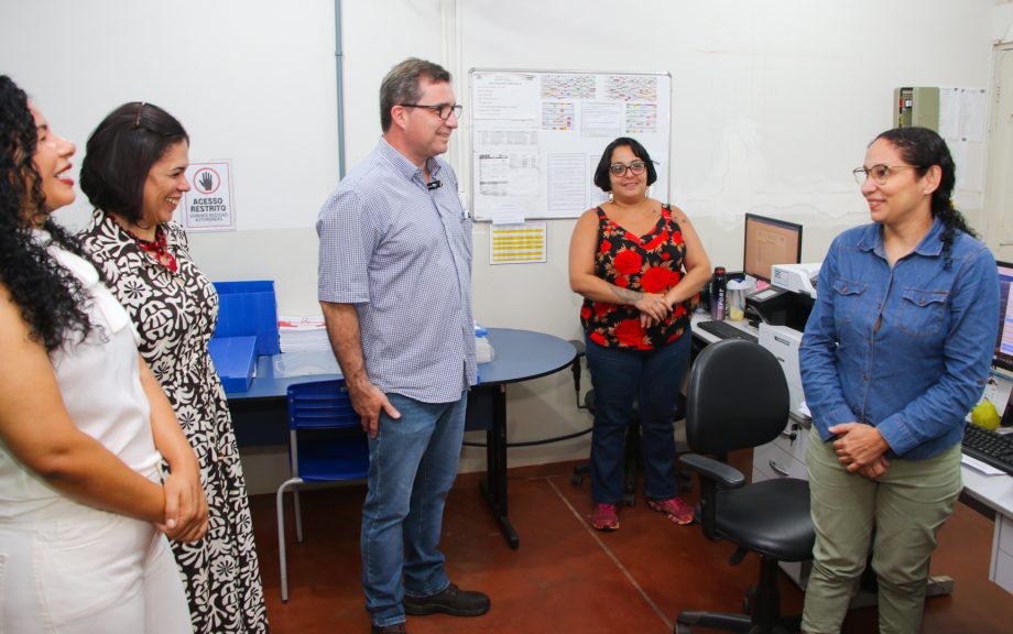 Prefeito visita Unidades da Rede Municipal de Ensino para acompanhar preparativos e ouvir demandas