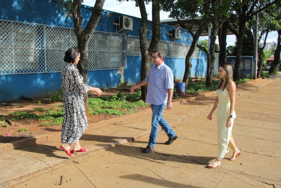 Prefeito visita Unidades da Rede Municipal de Ensino para acompanhar preparativos e ouvir demandas