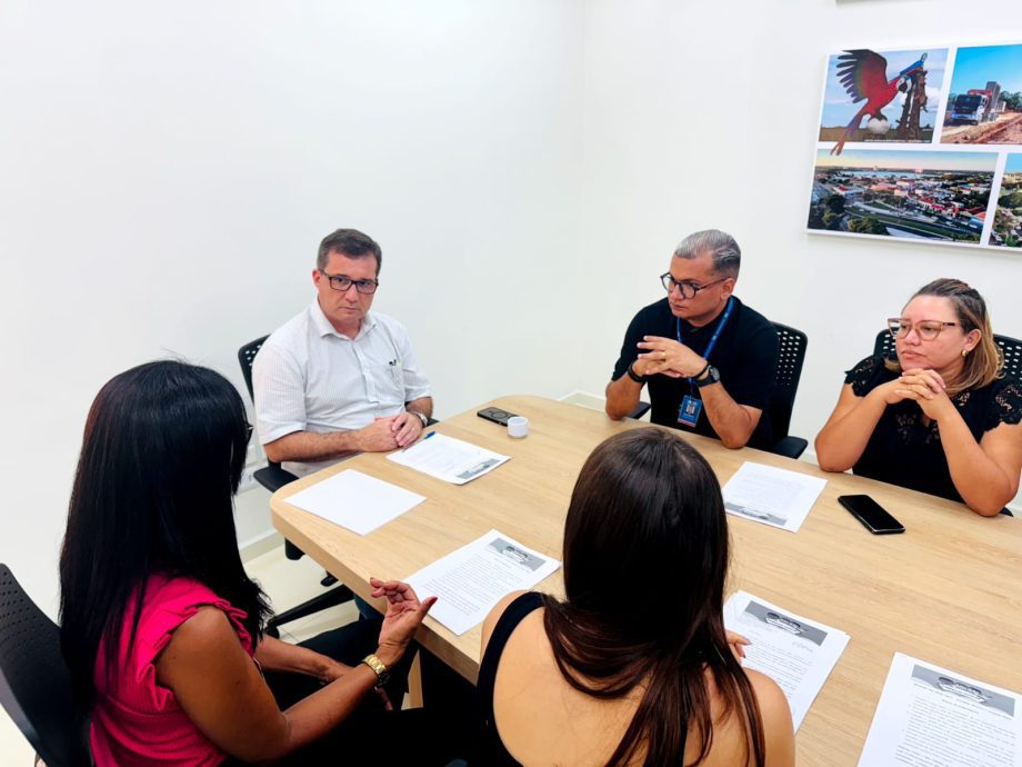 Prefeito Cassiano Maia recebe conselheiros tutelares para discutir melhorias