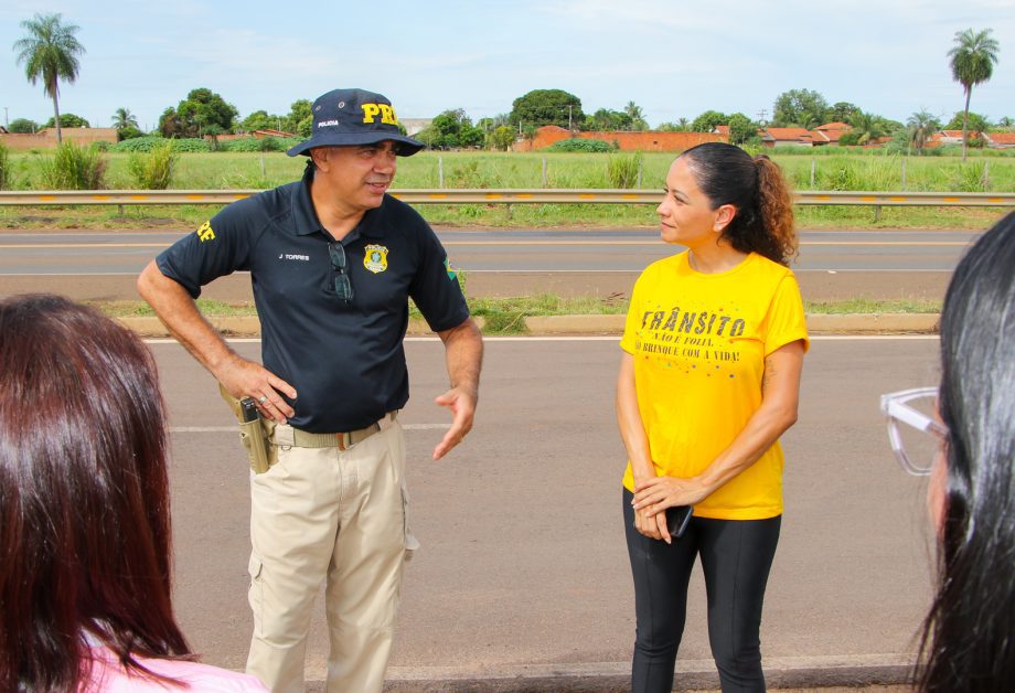 Campanha “Trânsito não é folia! Não brinque com a vida!” conscientiza motoristas em Três Lagoas