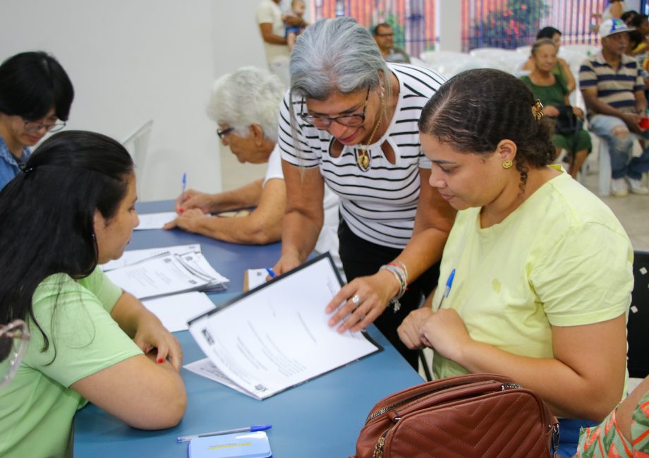 Prefeito Dr. Cassiano entrega 27 títulos de regularização fundiária de imóveis em Três Lagoas