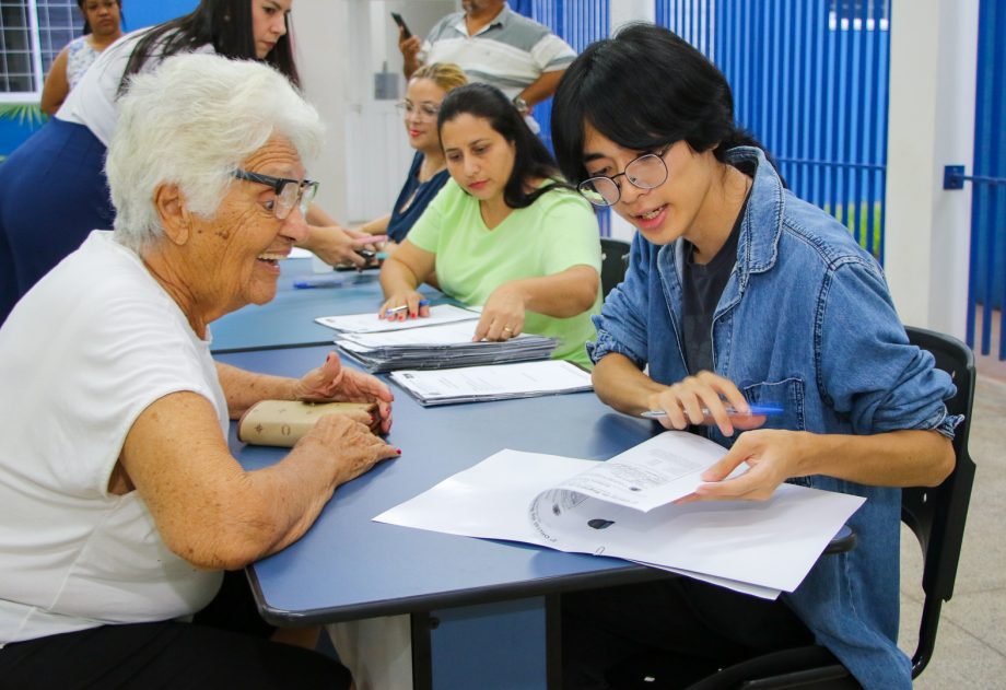 Prefeito Dr. Cassiano entrega 27 títulos de regularização fundiária de imóveis em Três Lagoas