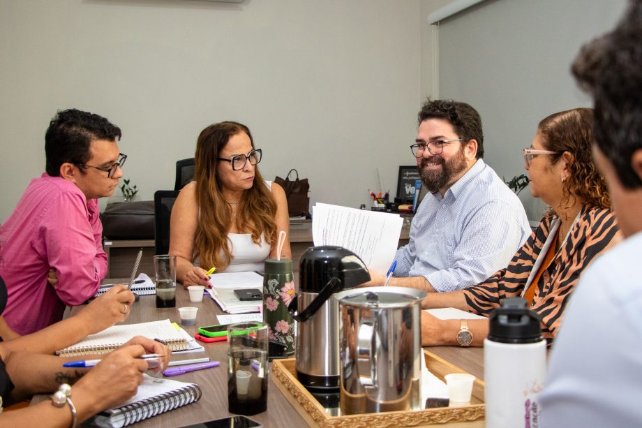 Secretaria de Gestão e Inovação visita as pastas de Saúde e Educação para dialogar com os servidores