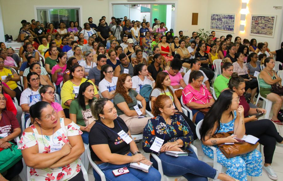 Em Assembleia no Sinted, prefeito dialoga sobre reajuste salarial dos professores e Lei de Responsabilidade Fiscal