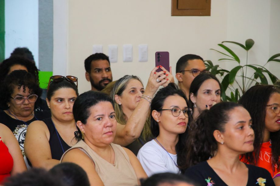 Em Assembleia no Sinted, prefeito dialoga sobre reajuste salarial dos professores e Lei de Responsabilidade Fiscal