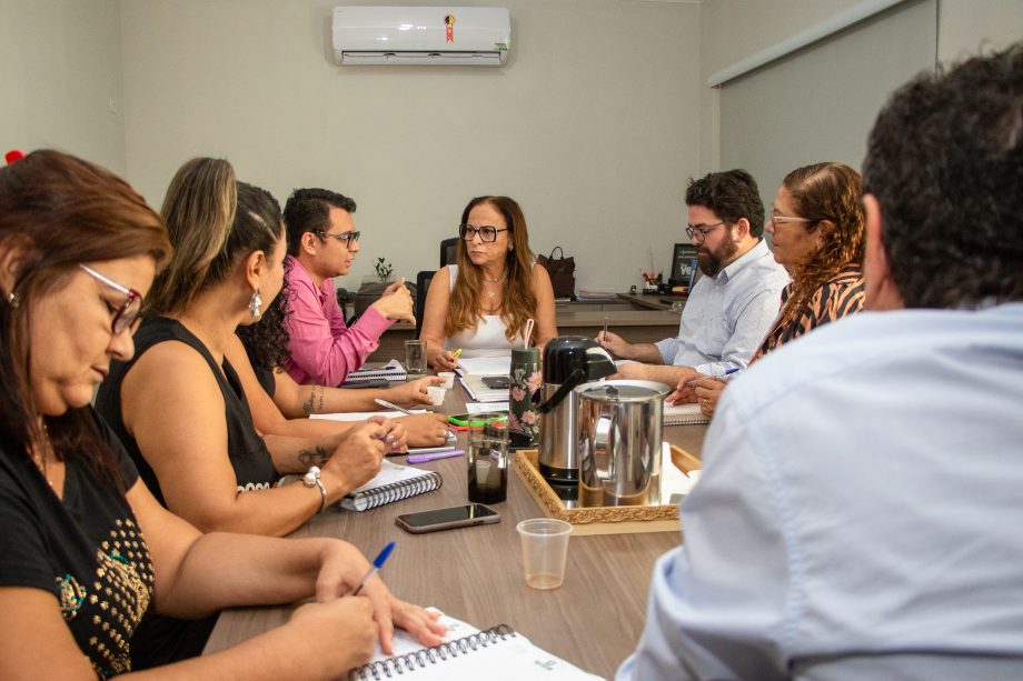 Secretaria de Gestão e Inovação visita as pastas de Saúde e Educação para dialogar com os servidores