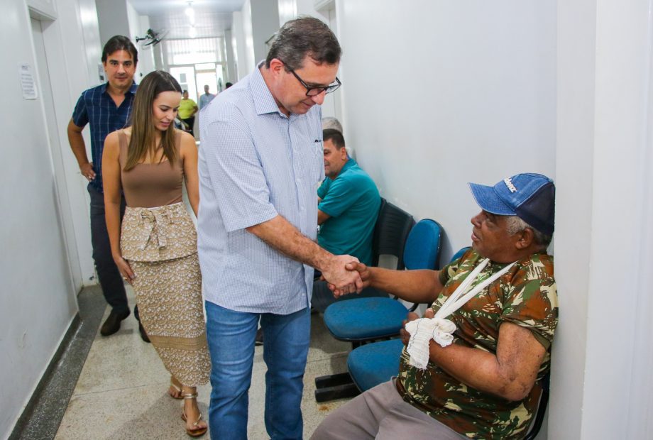 Seguindo com vistorias dos prédios públicos, Prefeito visitou Unidade de Saúde e ouviu servidores e população