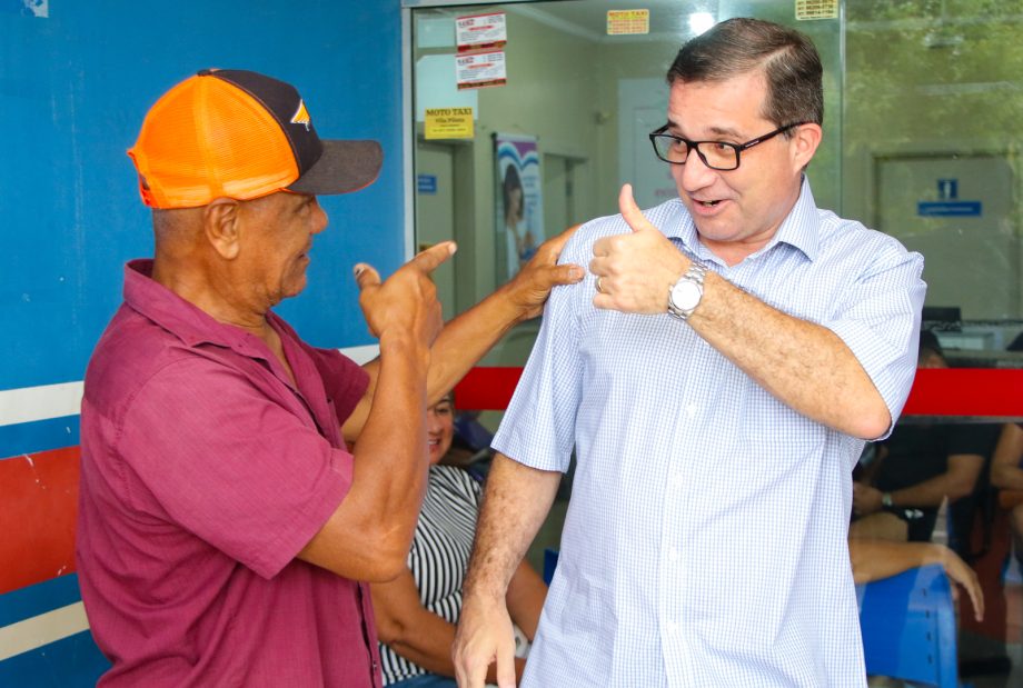 Seguindo com vistorias dos prédios públicos, Prefeito visitou Unidade de Saúde e ouviu servidores e população