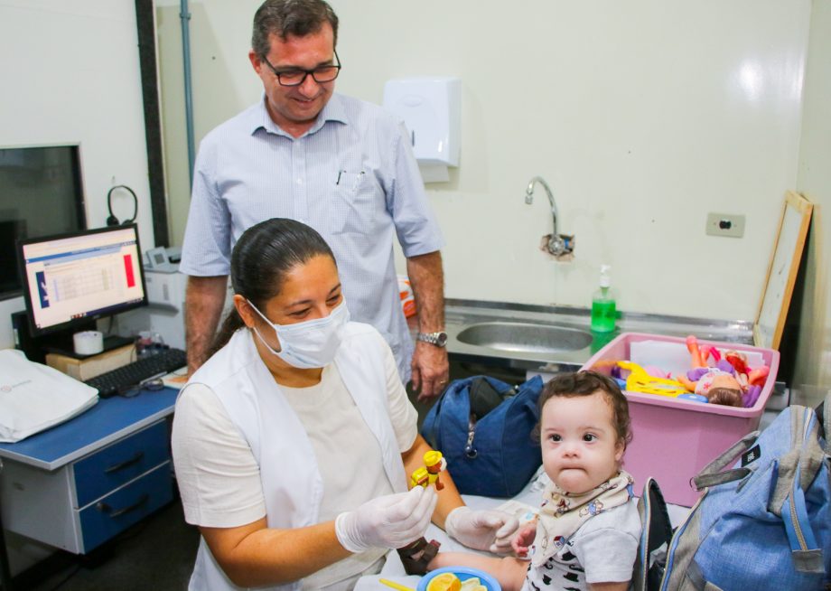 Seguindo com vistorias dos prédios públicos, Prefeito visitou Unidade de Saúde e ouviu servidores e população