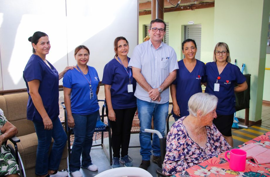 Dr. Cassiano visita lar de idosos e discute ampliação e aumento de repasse para a instituição